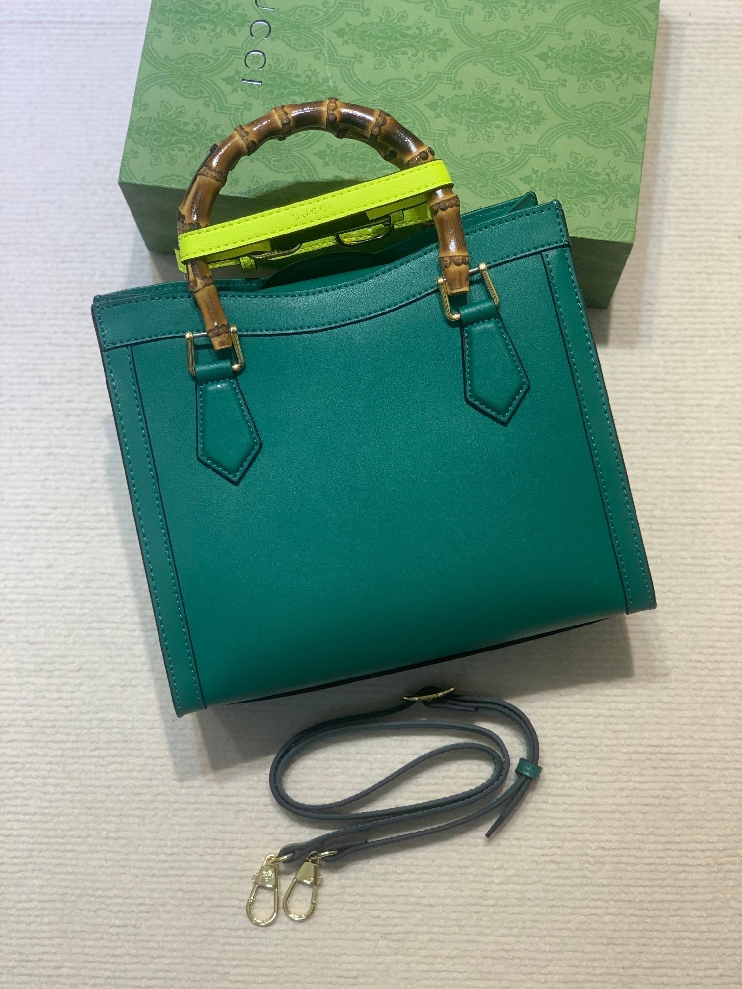 Elite Carryalls