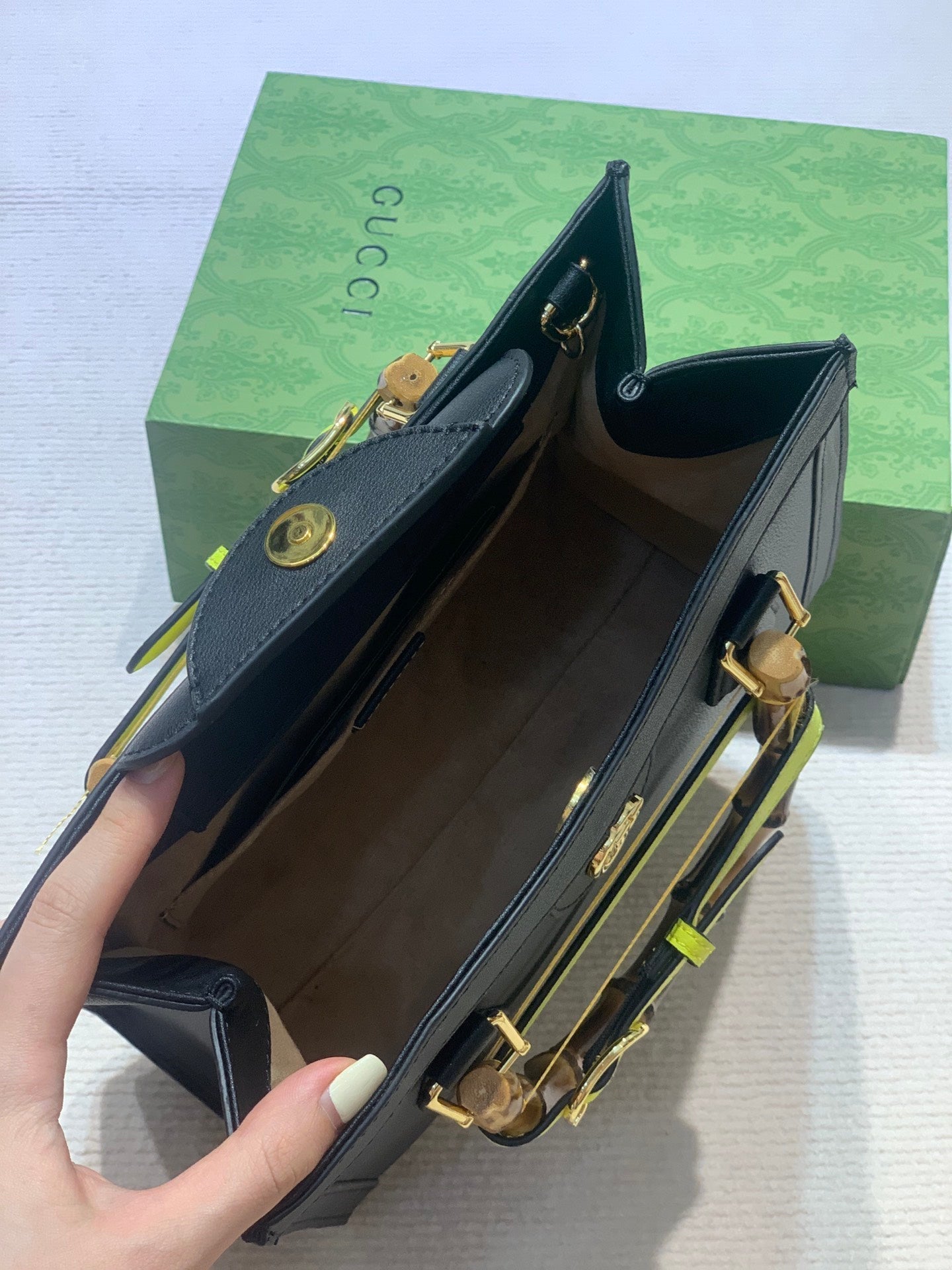 Elite Carryalls