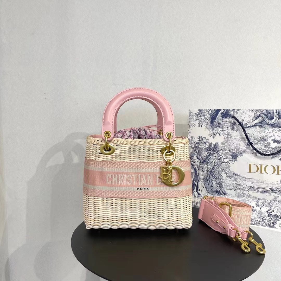 Elite Carryalls