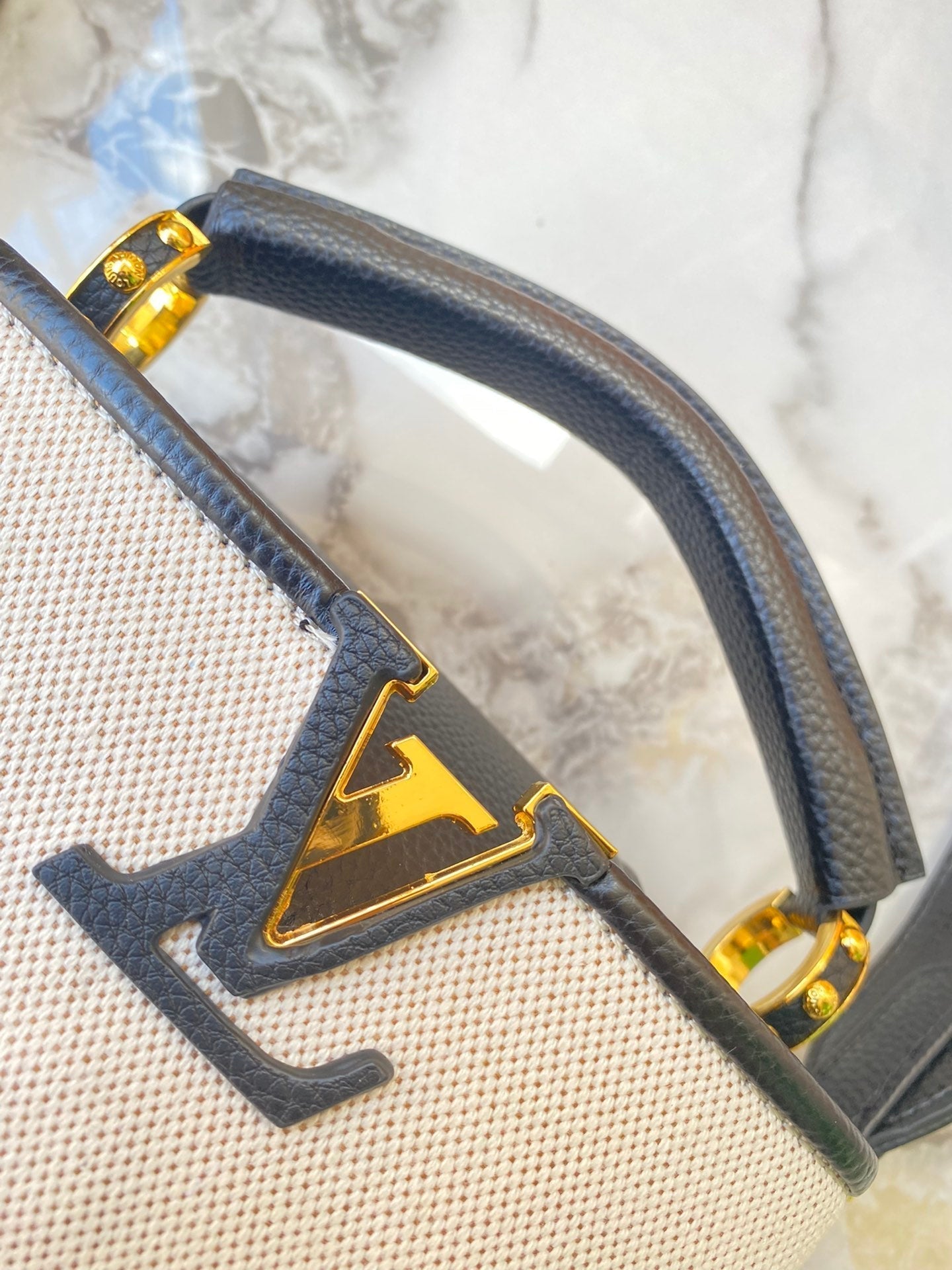 Elite Carryalls
