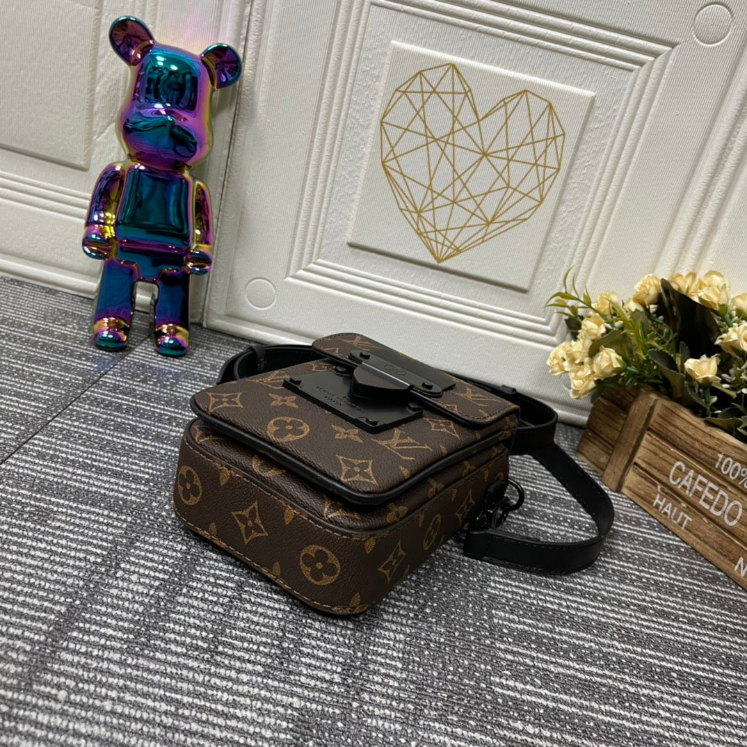 Elite Carryalls