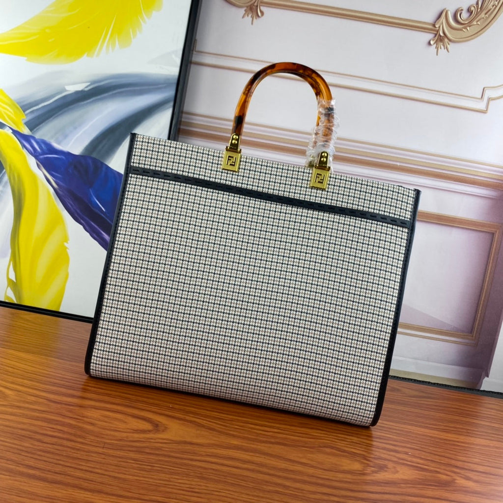 Elite Carryalls