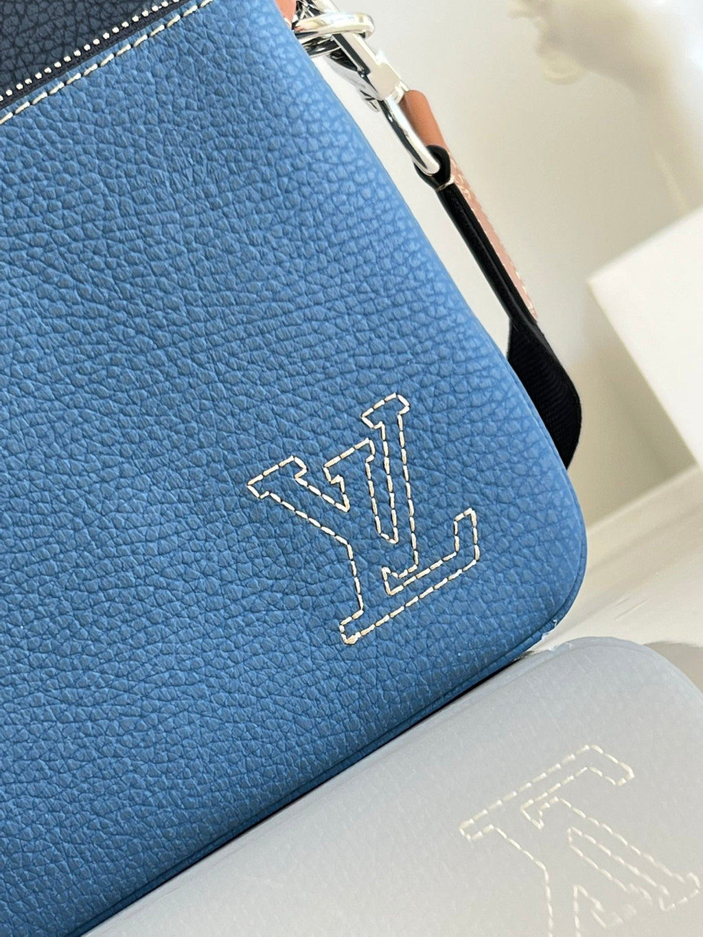 Elite Carryalls