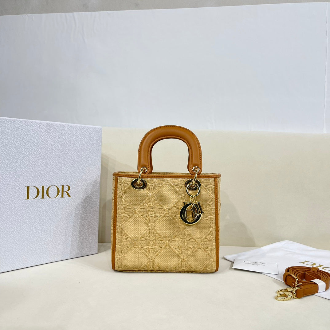 Elite Carryalls
