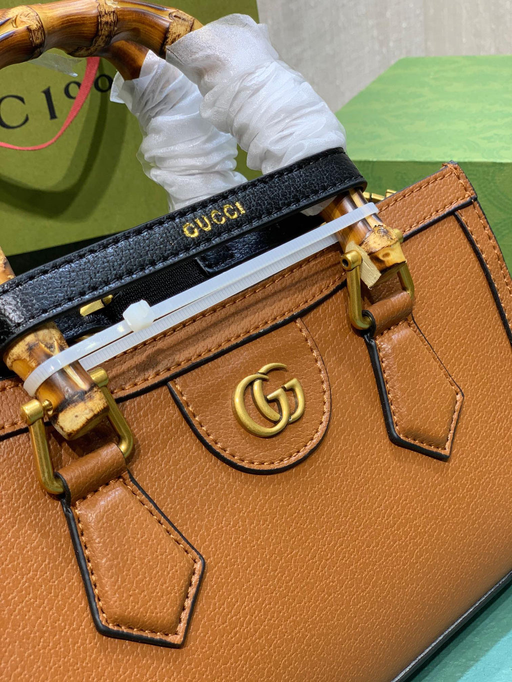 Elite Carryalls
