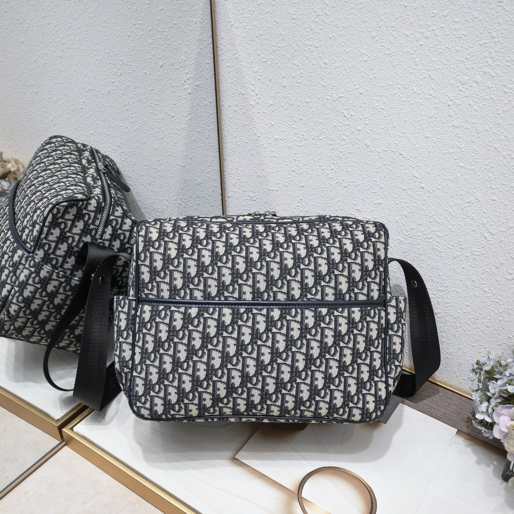 Elite Carryalls