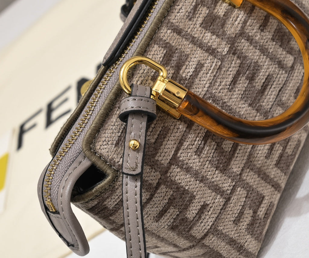 Elite Carryalls
