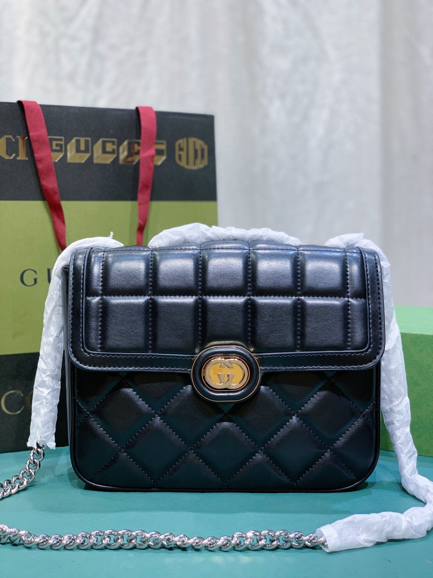 Elite Carryalls