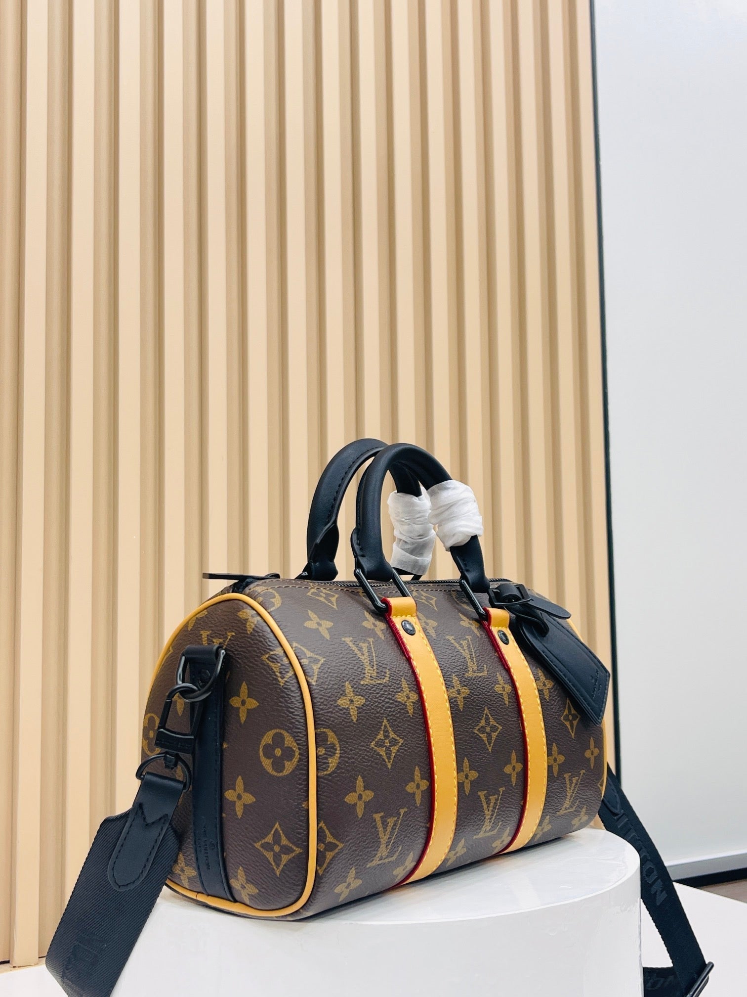 Elite Carryalls