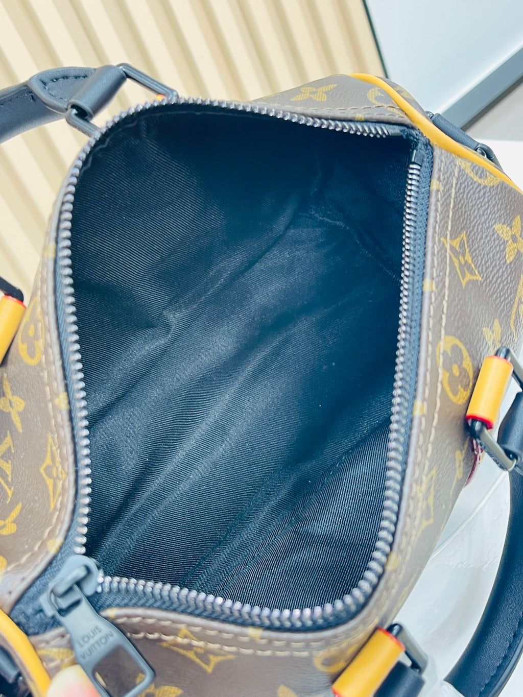 Elite Carryalls