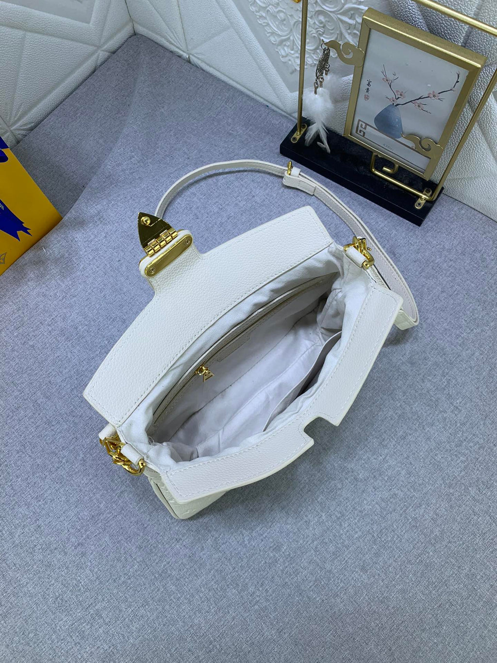 Elite Carryalls