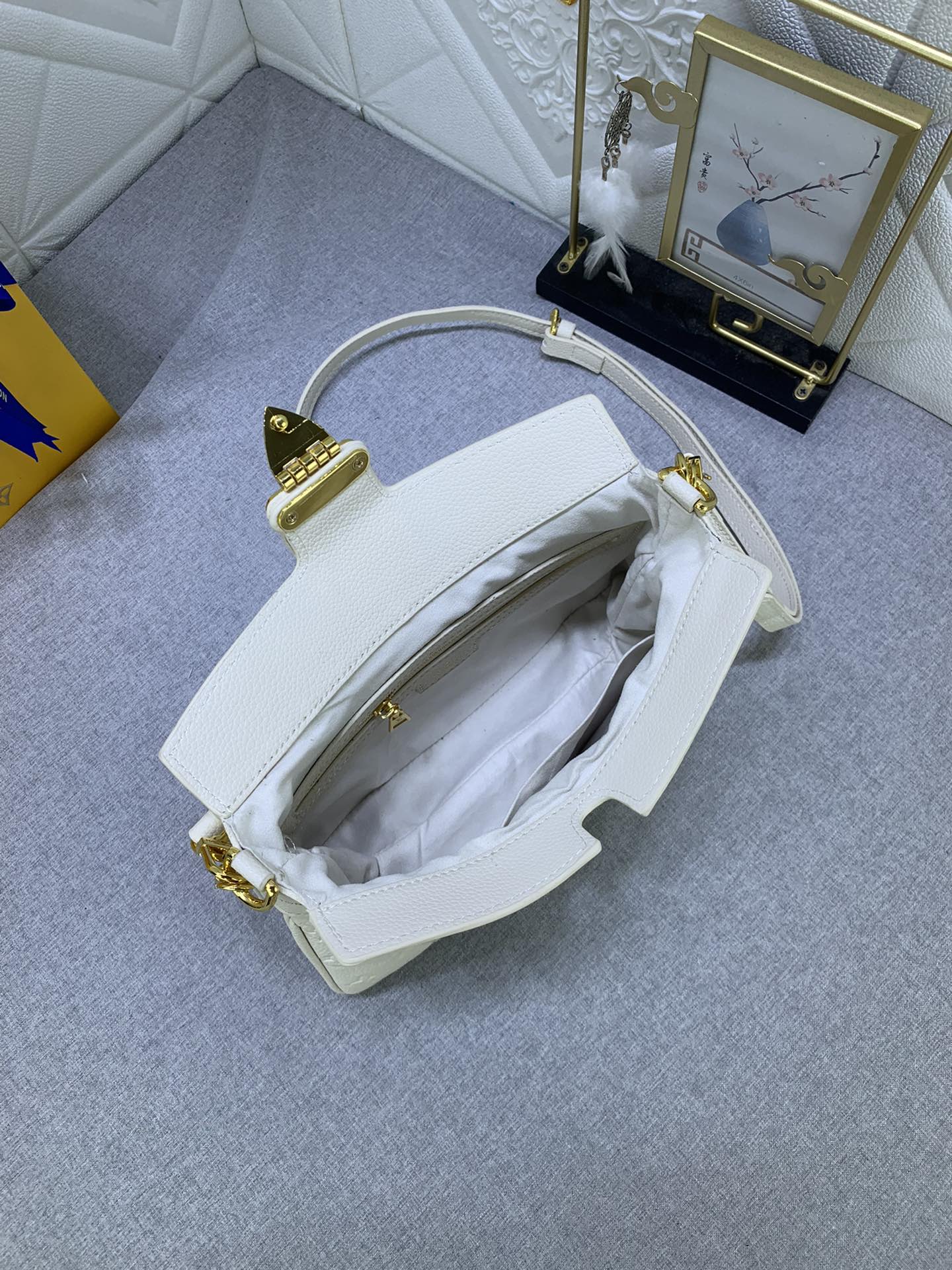 Elite Carryalls