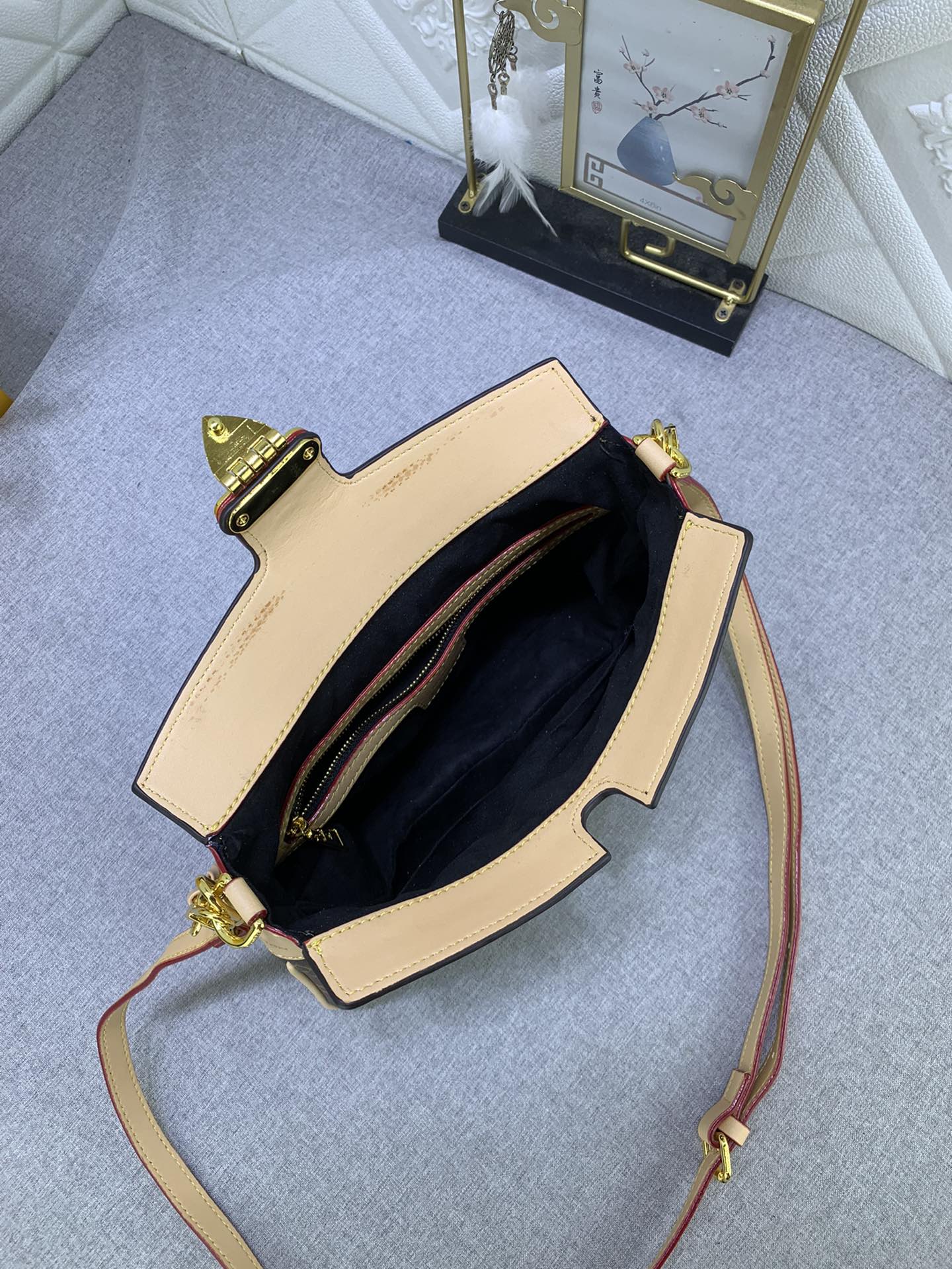 Elite Carryalls