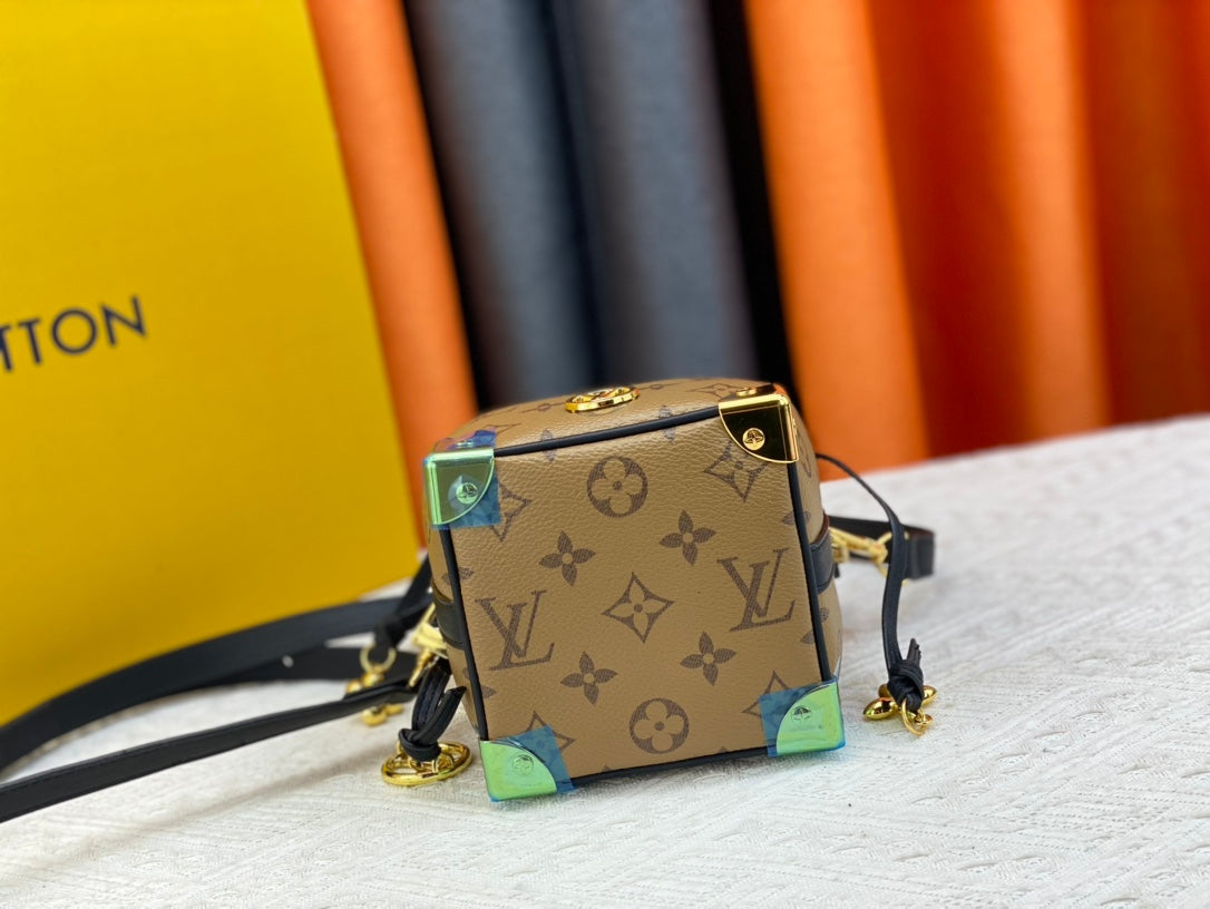 Elite Carryalls