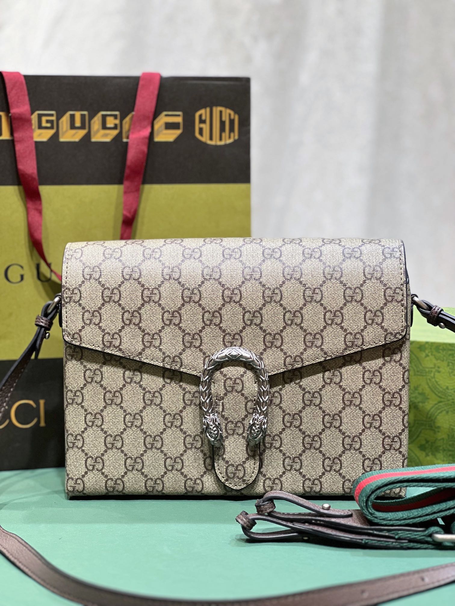 Elite Carryalls