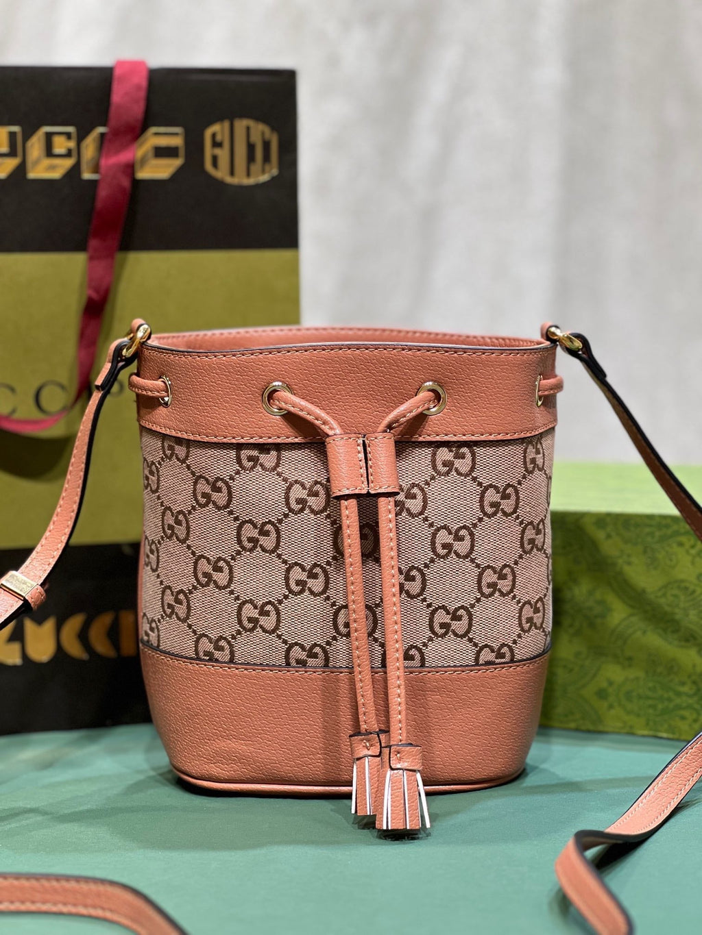 Elite Carryalls