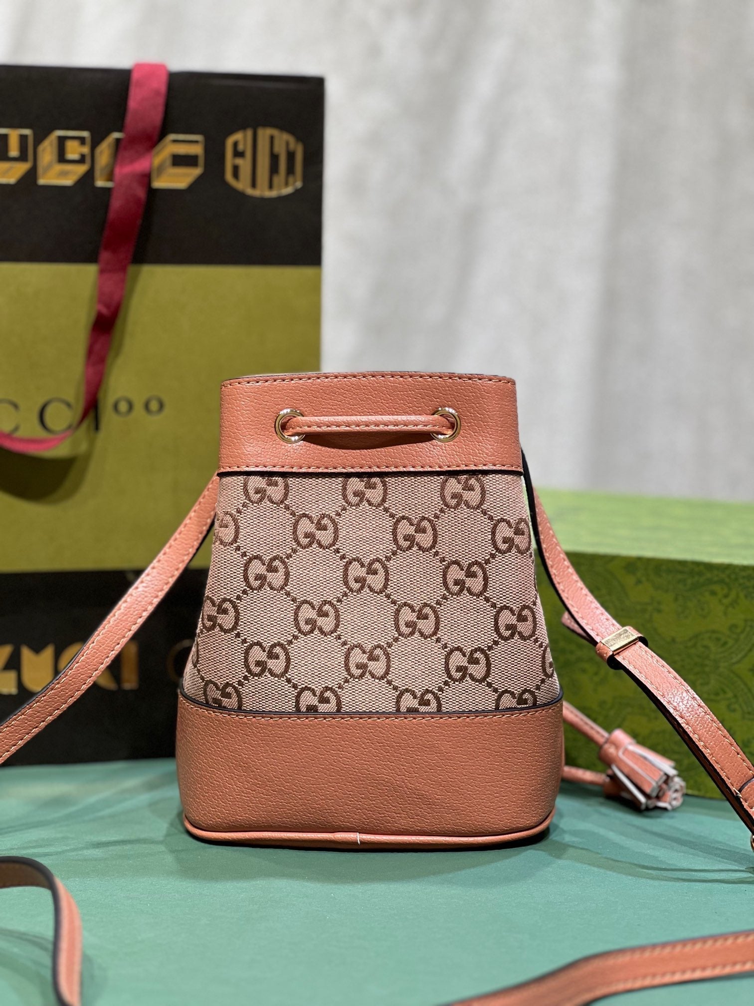 Elite Carryalls