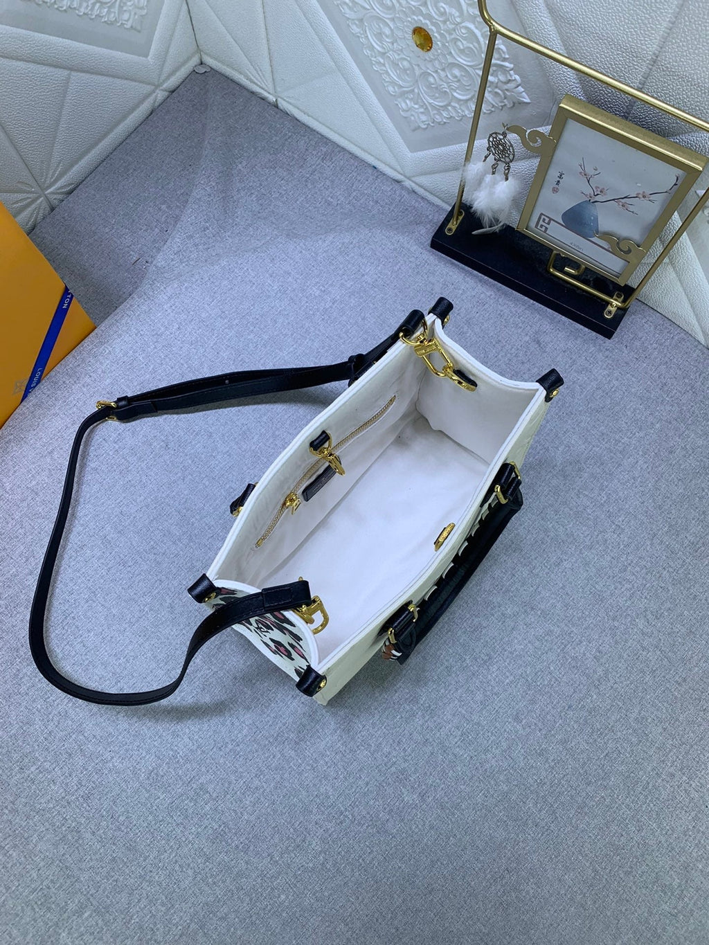 Elite Carryalls