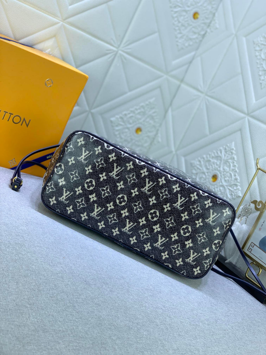 Elite Carryalls