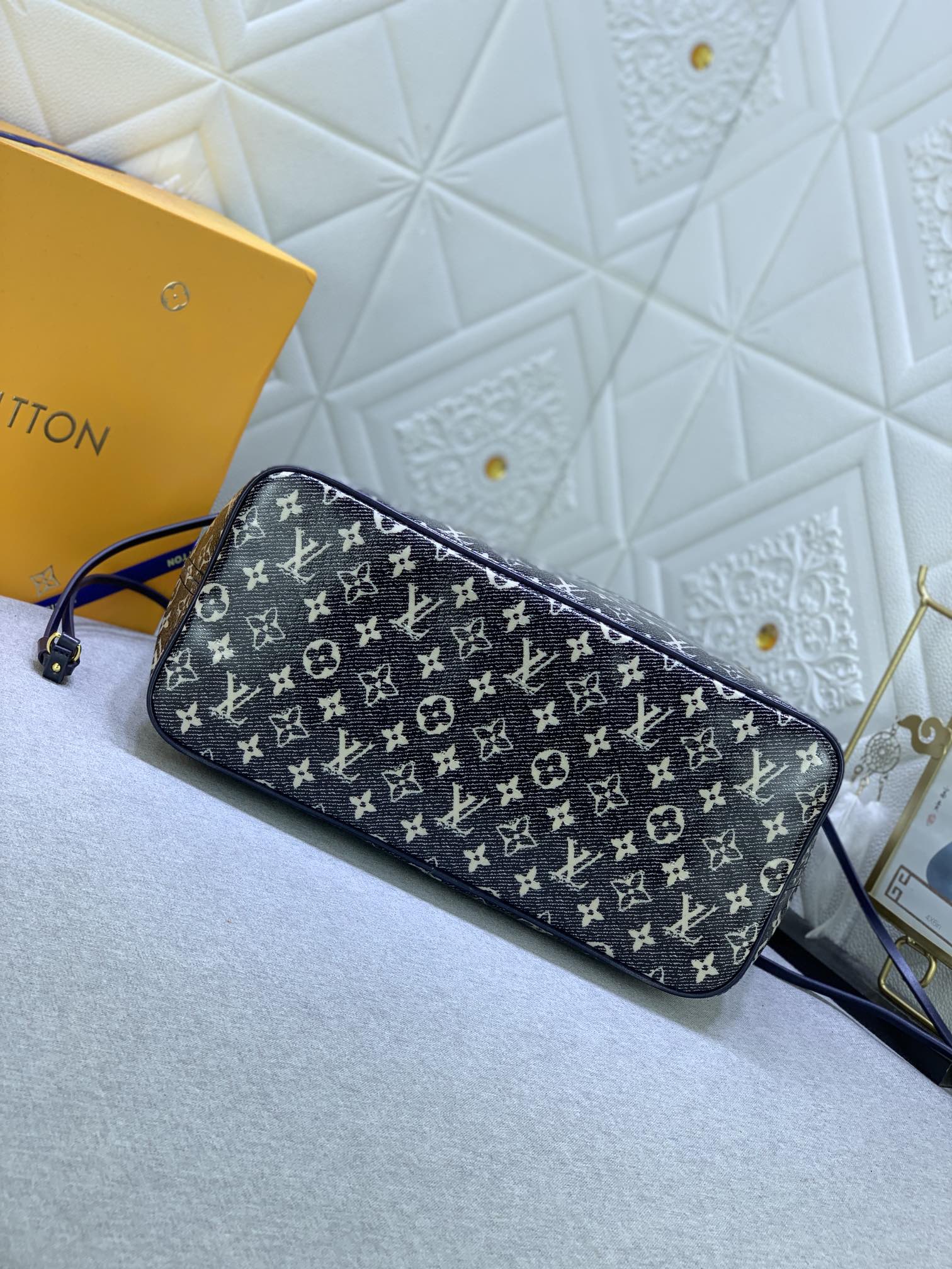 Elite Carryalls