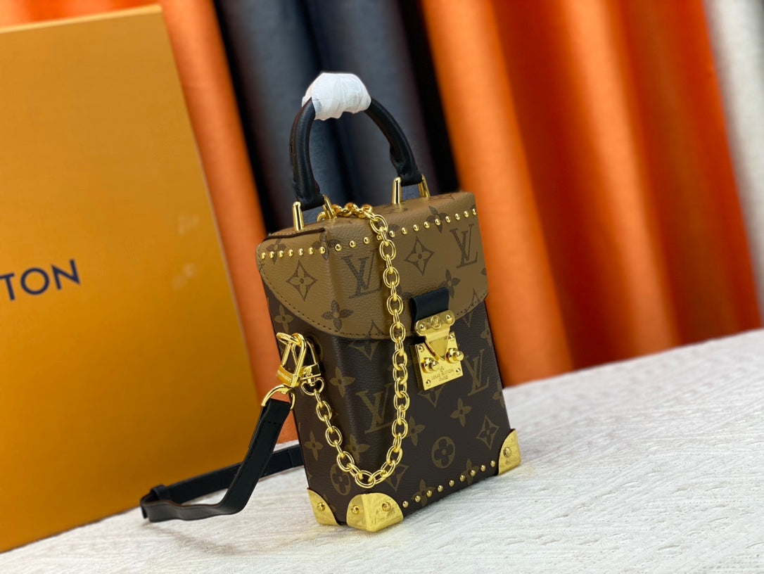 Elite Carryalls