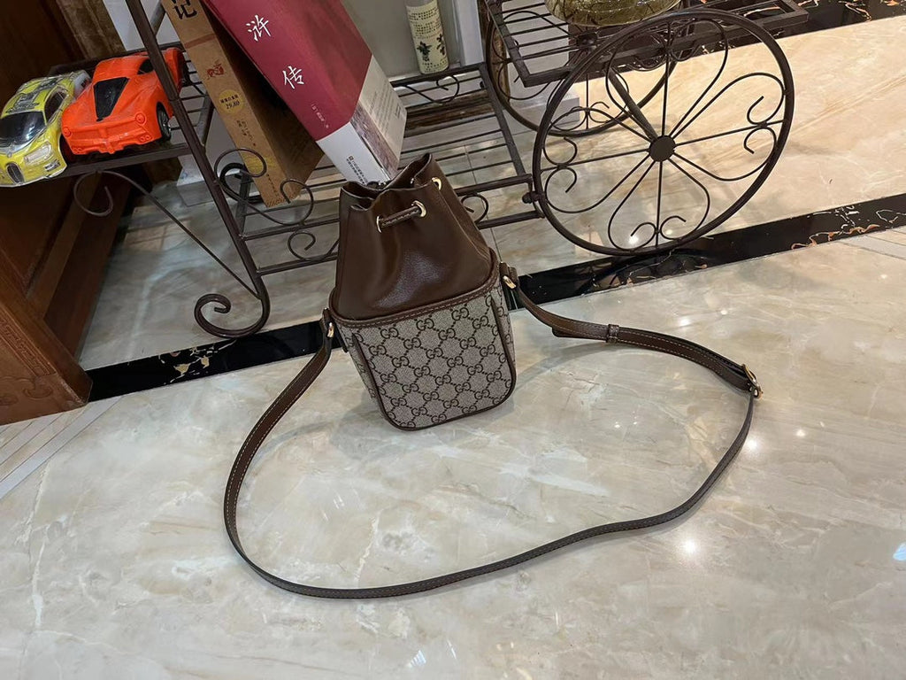 Elite Carryalls
