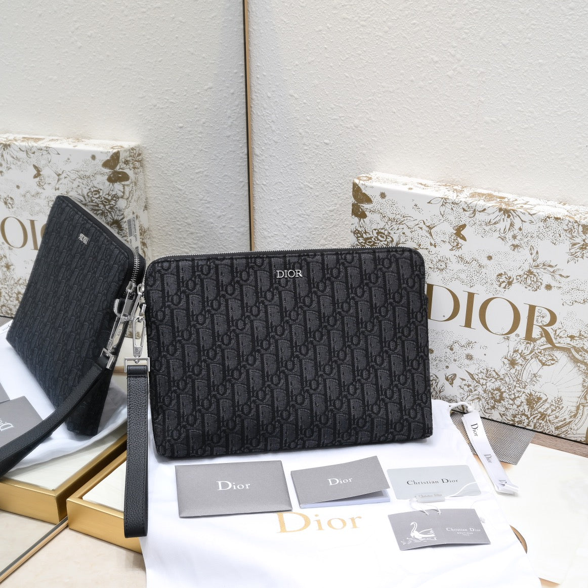Elite Carryalls