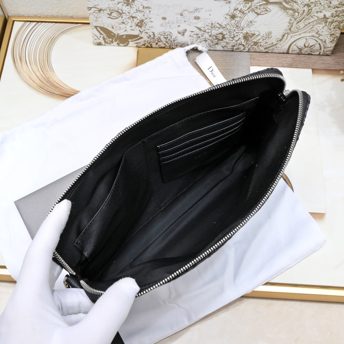 Elite Carryalls