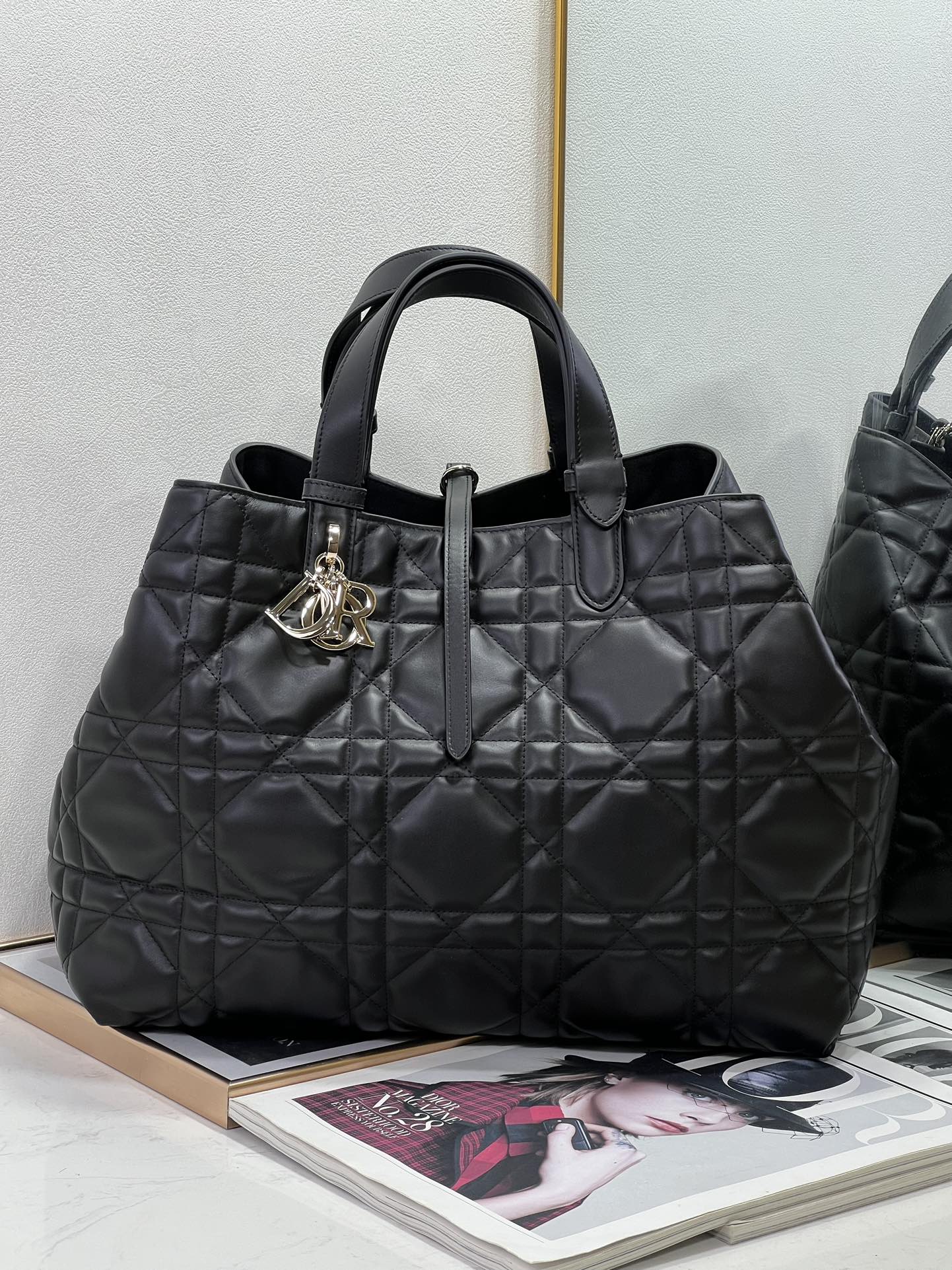 Elite Carryalls