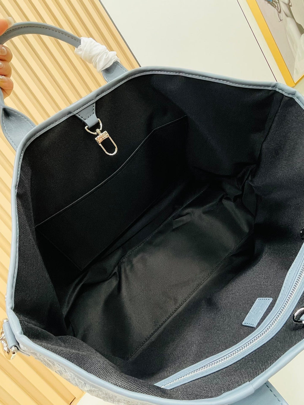 Elite Carryalls