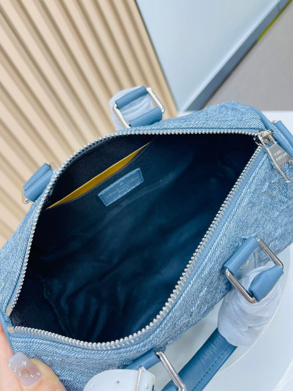 Elite Carryalls