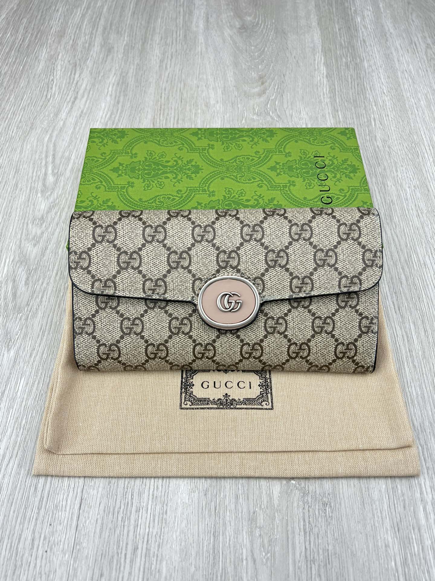 Elite Carryalls