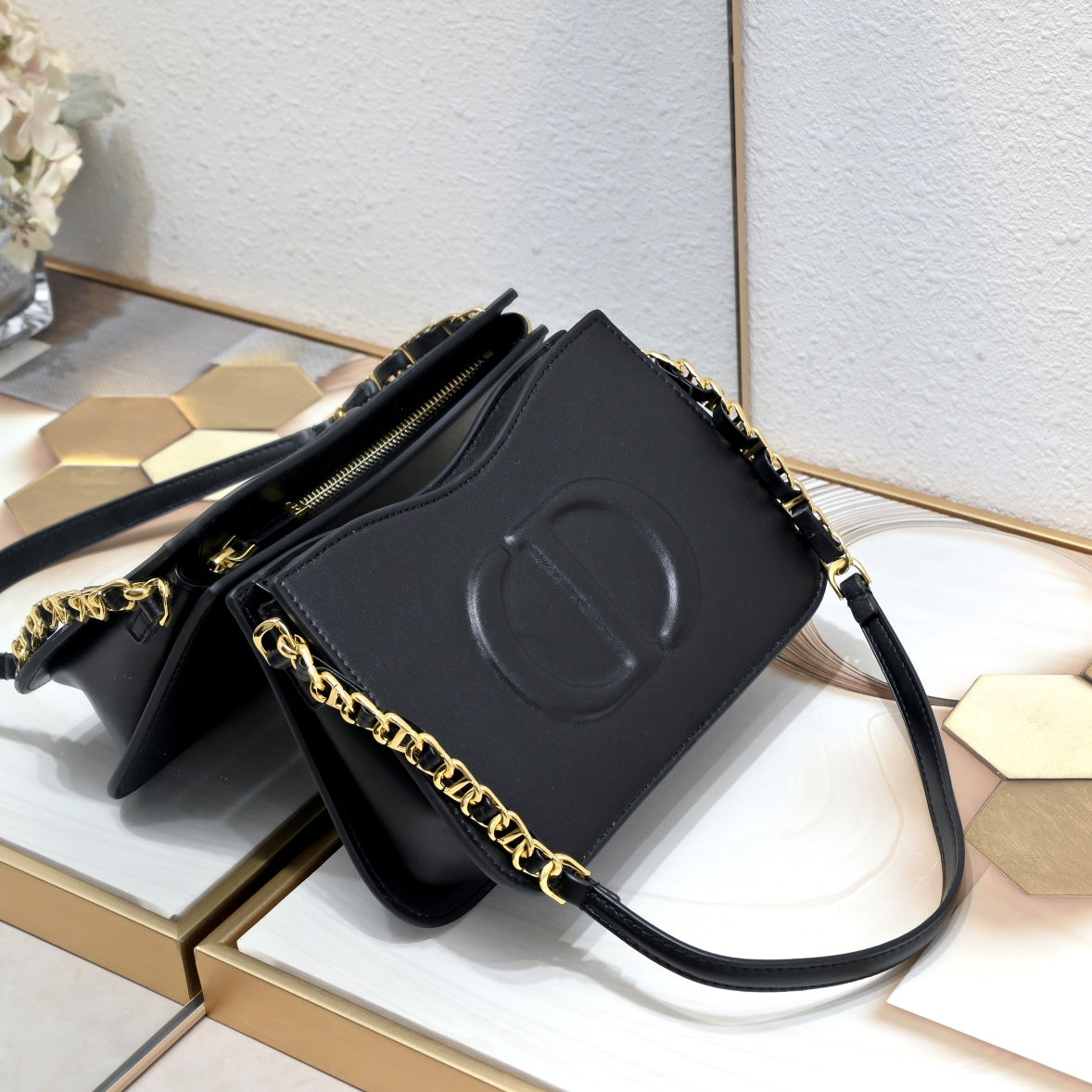Elite Carryalls
