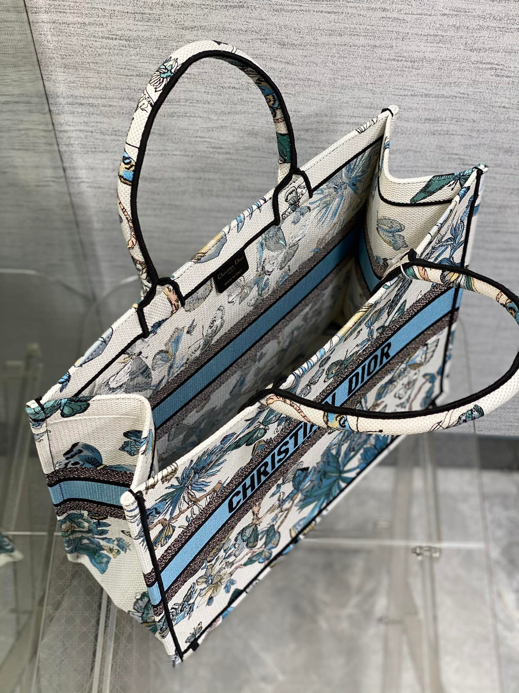 Elite Carryalls