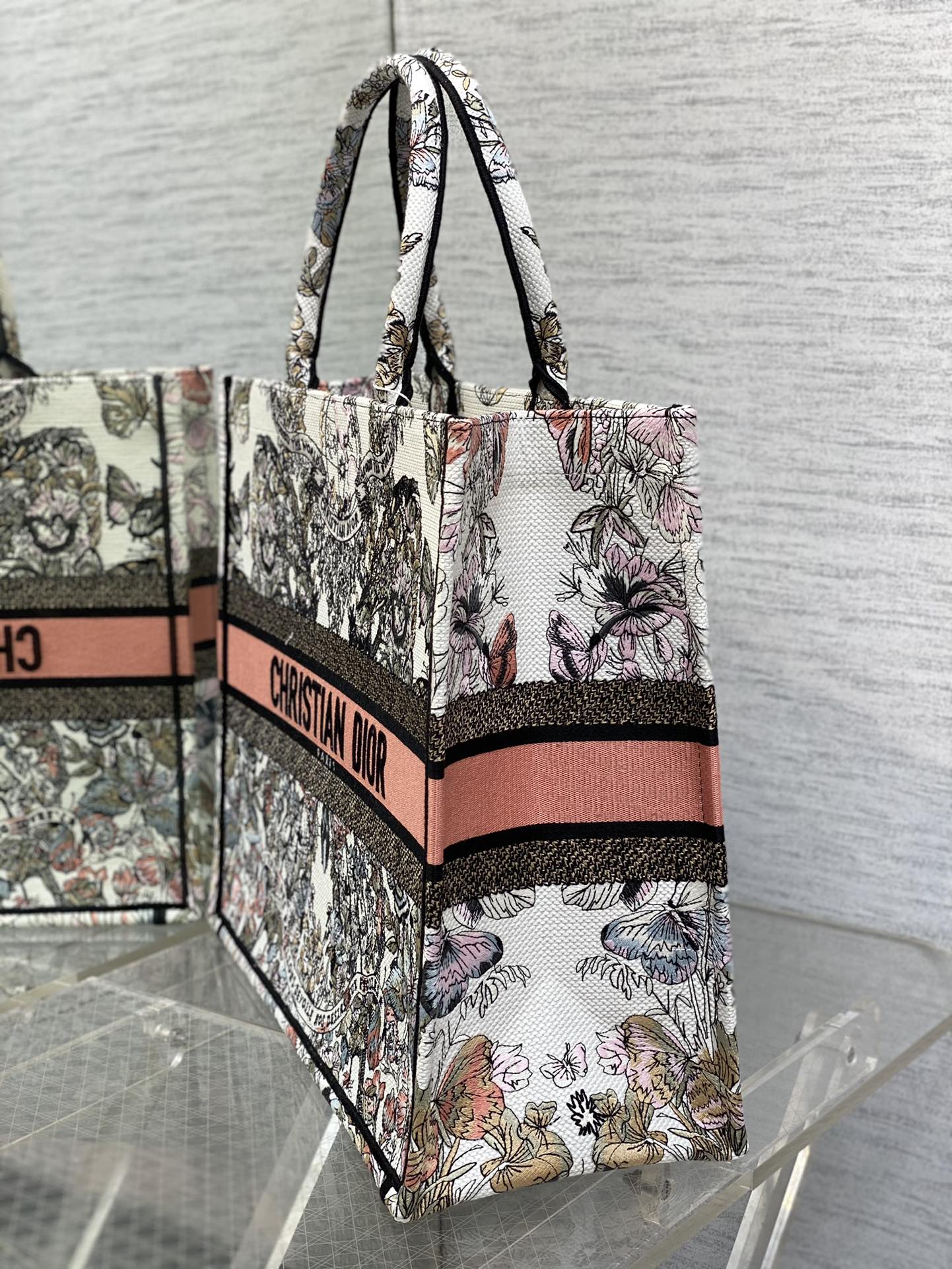 Elite Carryalls