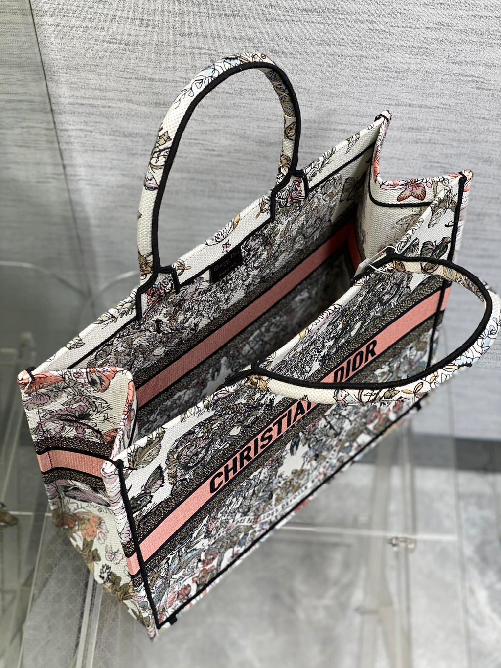Elite Carryalls