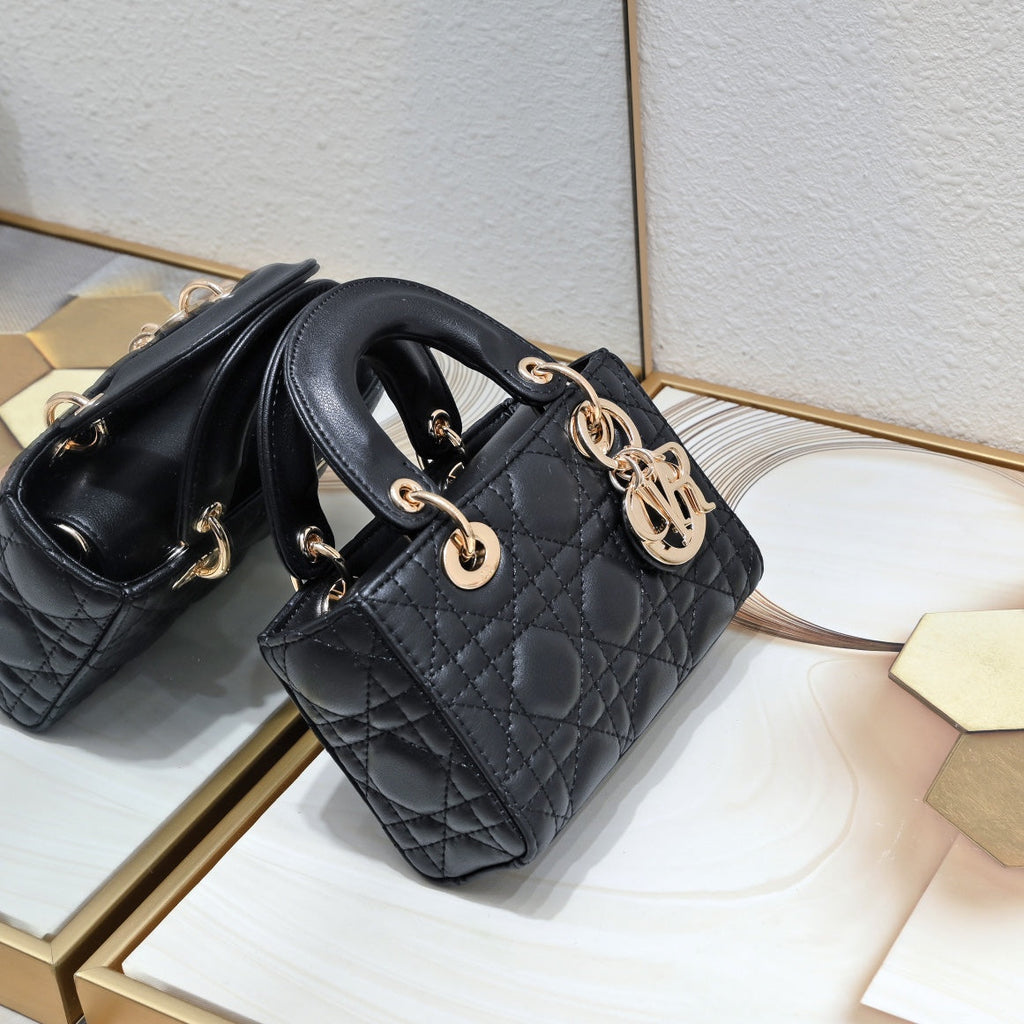 Elite Carryalls