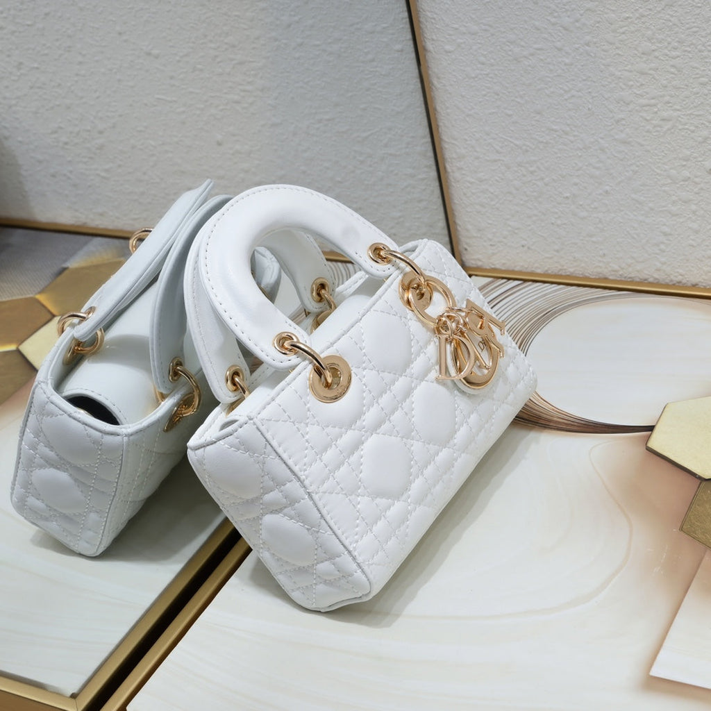 Elite Carryalls