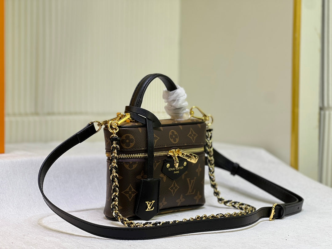 Elite Carryalls
