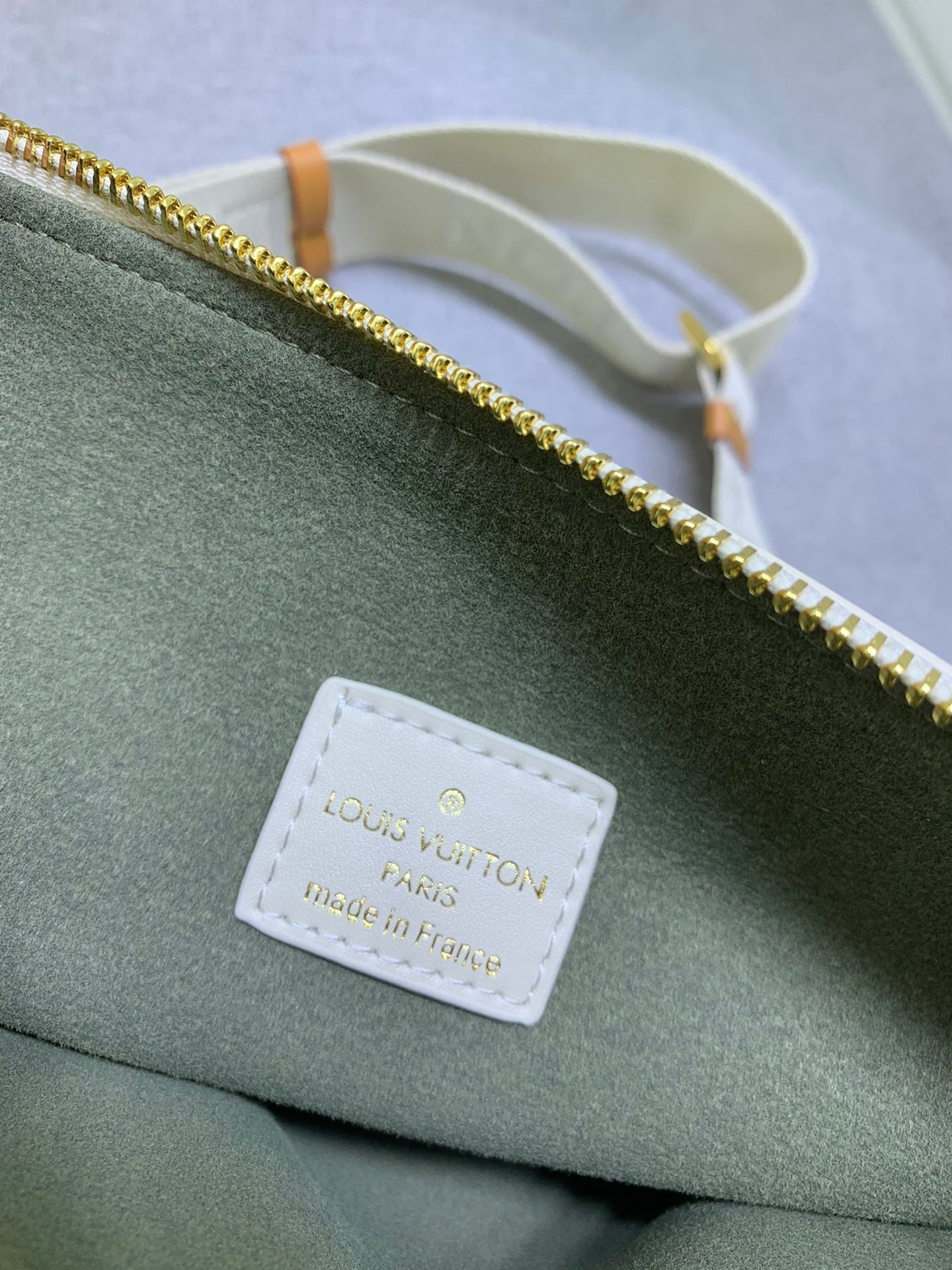 Elite Carryalls