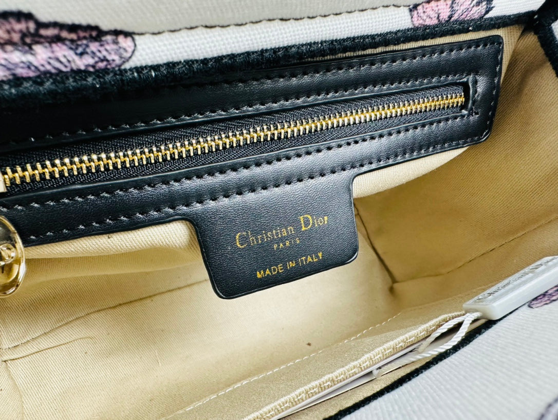 Elite Carryalls