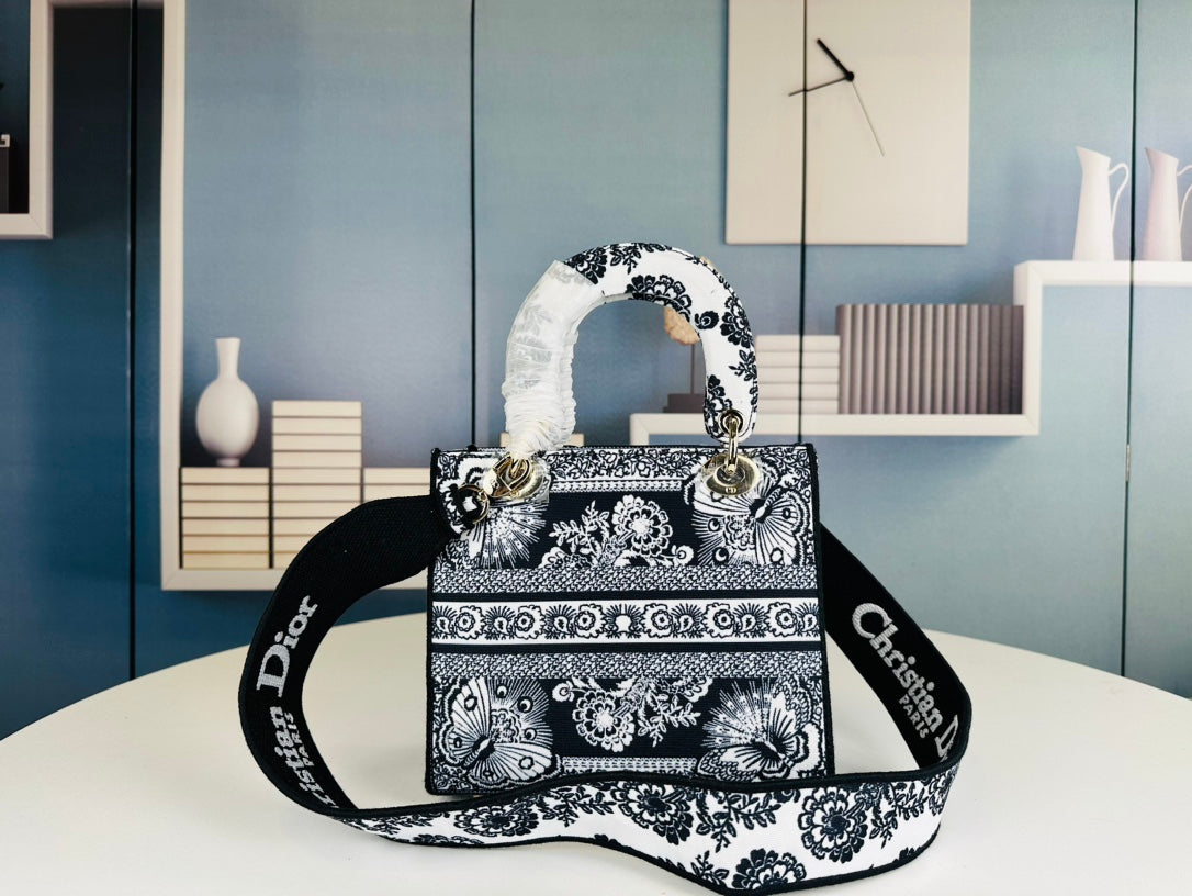 Elite Carryalls