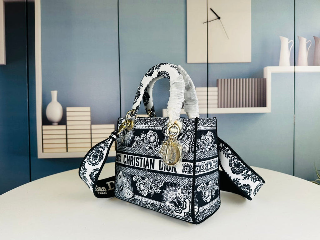 Elite Carryalls