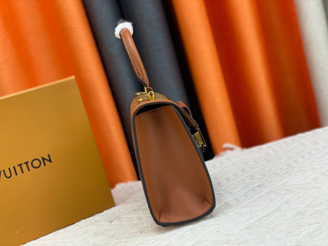 Elite Carryalls