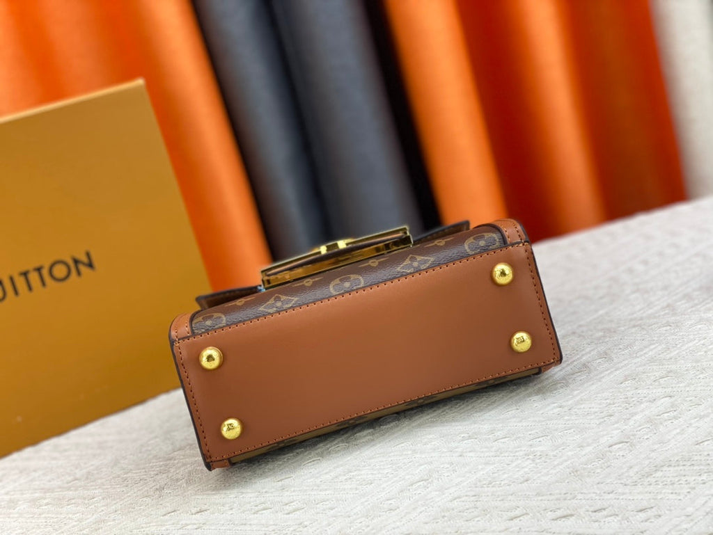 Elite Carryalls