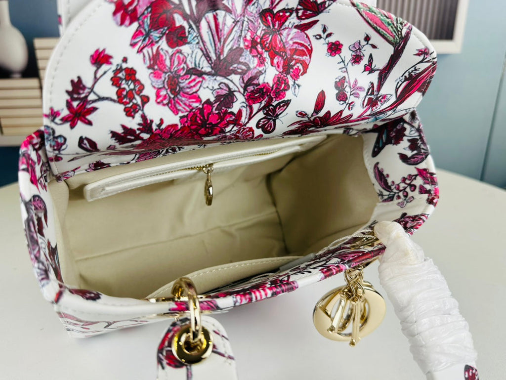 Elite Carryalls