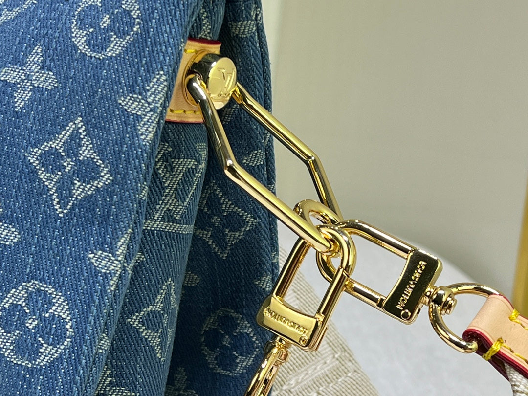 Elite Carryalls