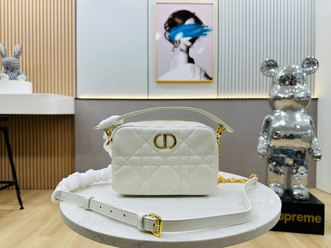 Elite Carryalls