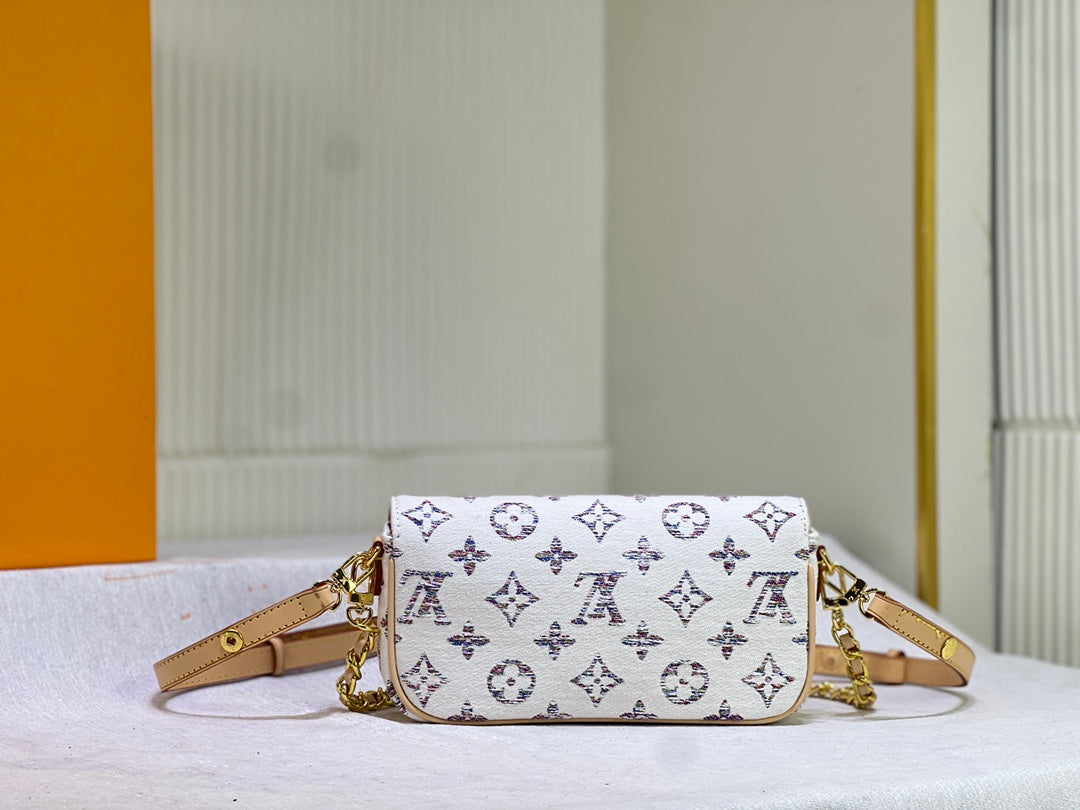 Elite Carryalls