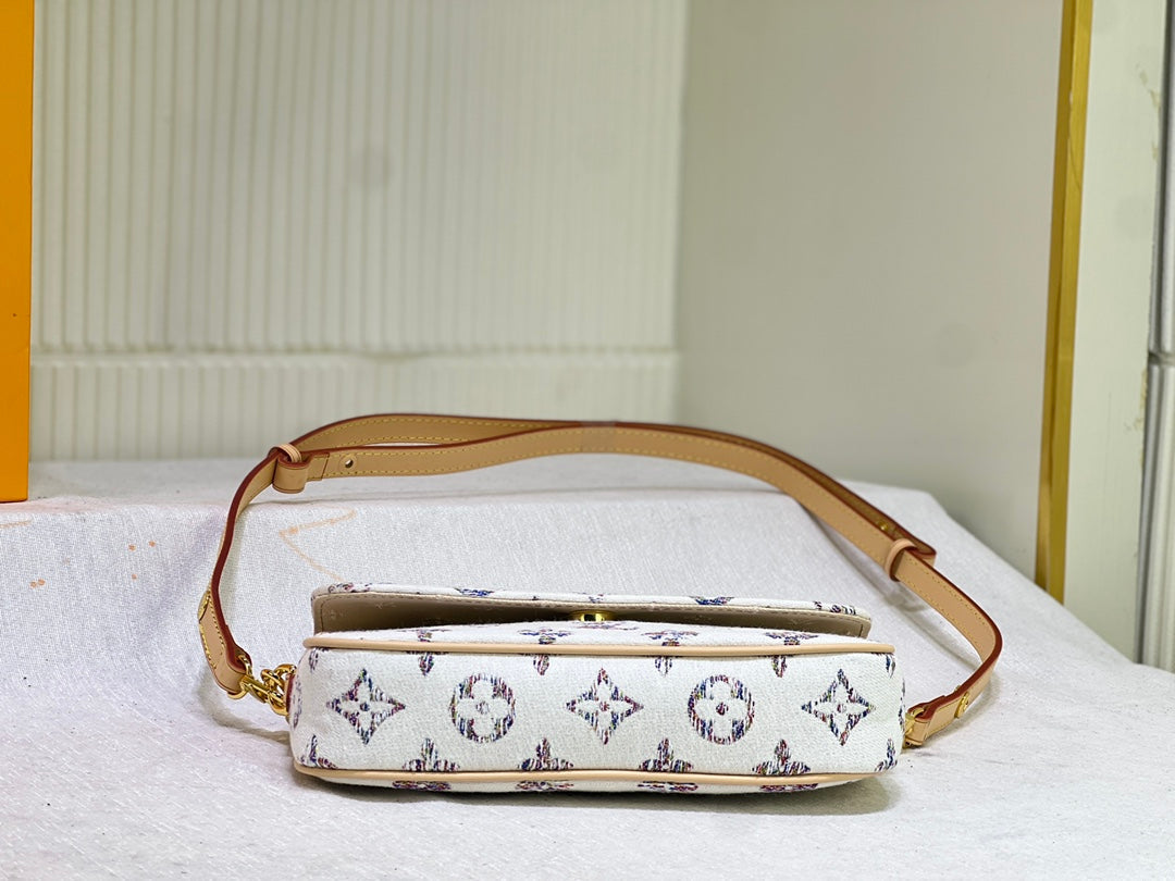 Elite Carryalls